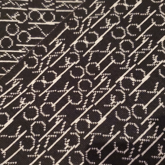 Calvin Klein scarf - Picture 2 of 5